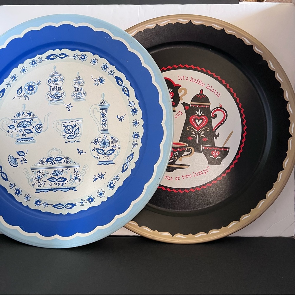 Set of 2 Metal Trays Blue Onion Kaffe Klatch 19”